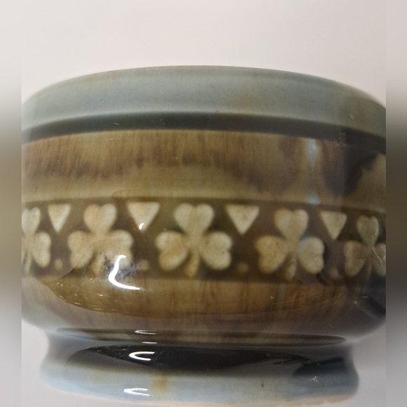 Vintage Wade Irish Porcelain Shamrock Cream and Sugar. - Picture 3 of 8